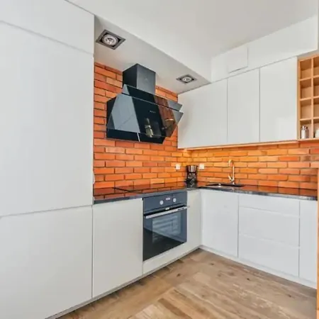 Close-golden - Cozy And Bright - Great Location &swietej Barbary Apartment *