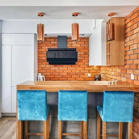 Apartment Close-golden - Cozy And Bright - Great Location &swietej Barbary